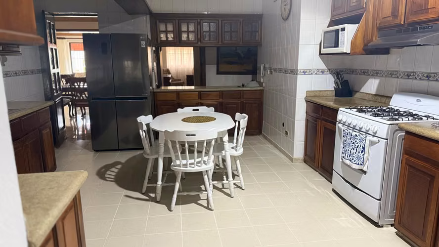 Casa Vacacional en Venta con Piscina en Guayacanes
