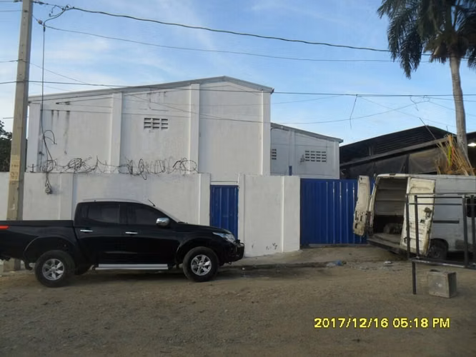 Alquilo Nave de 700 m2 Próximo a Autopista Duarte