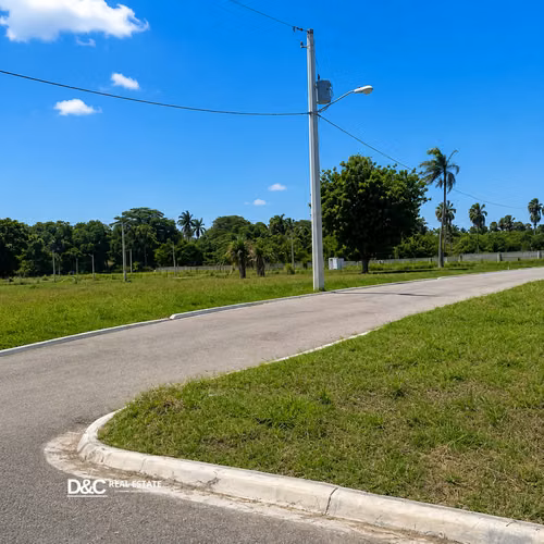 TERRENOS EN VENTA EN MAIMÓN, PUERTO PLATA A 3 MINUTOS DE LA PLAYA - Imagen 5