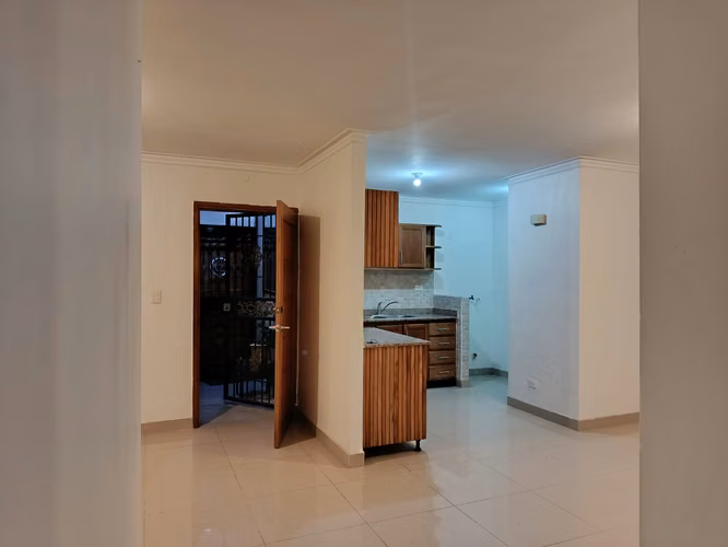 Apartamento 4to Piso, 3 Habitaciones Av. Monumental, A/infantil, Cancha Basquet