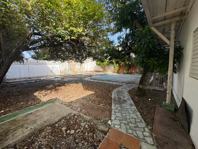 Casa comercial en alquiler