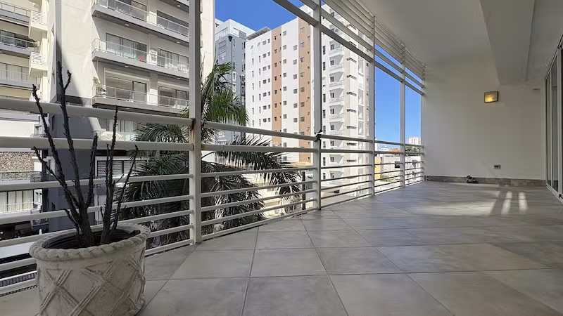 En Naco Apartamento en Venta de Tres habitaciones US$525,000.
