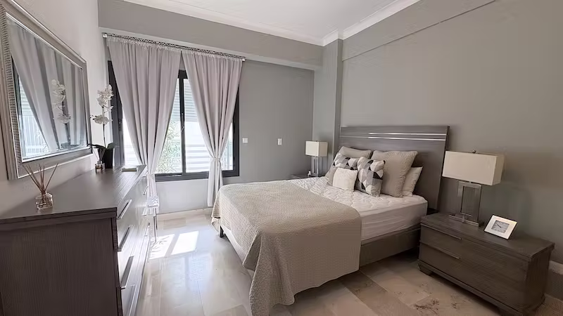 En Naco Apartamento en Alquiler Amueblado de Dos Habitaciones US$1,800. - Imagen 6