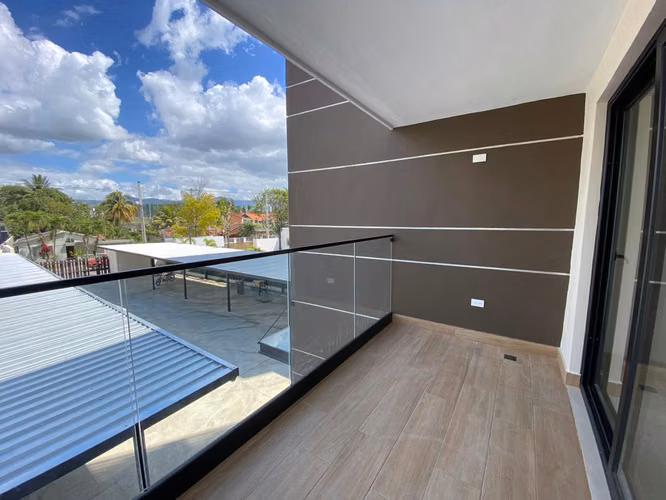 Apartamento Nuevo con 3 Habitaciones, Piscina, Gimnasio y Línea Blanca de Venta en Jardines del Este - Imagen 2