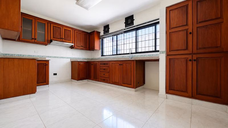 En Los Cacicazgos Casa en Venta de Cuatro Habitaciones US$850,000. - Imagen 4