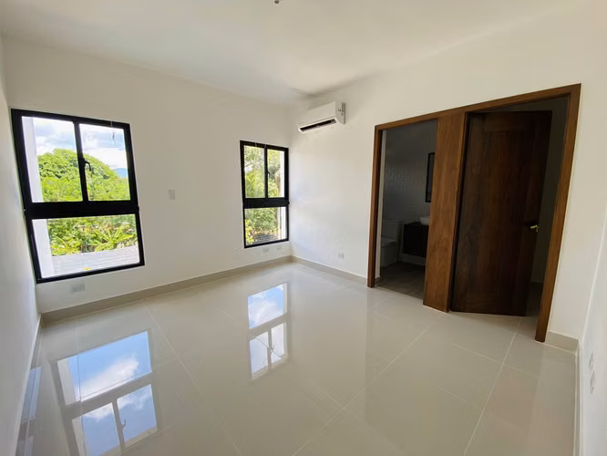 Nuevo y Moderno Apartamento con 3 Habitaciones, Gimnasio y Piscina de Venta próximo a Los Laureles!