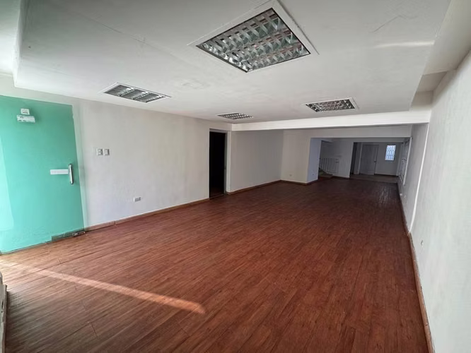 Local rental of 350m2