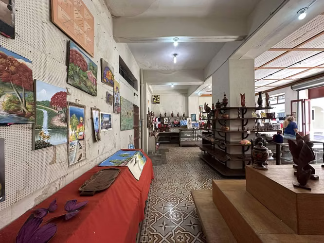 Local de 2 niveles en Venta- Zona colonial - Imagen 3