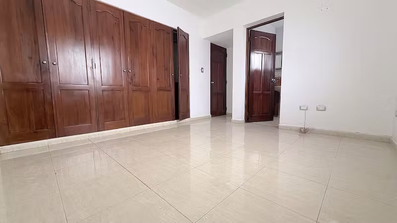 En Evaristo Morales Apartamento en Alquiler de Tres Habitaciones RD$43,800. - Imagen 8