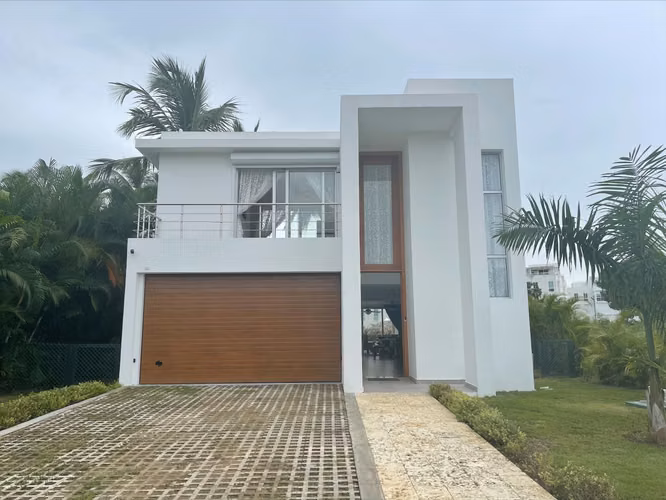 Vendo hermosa villa en Playa Nueva Romana