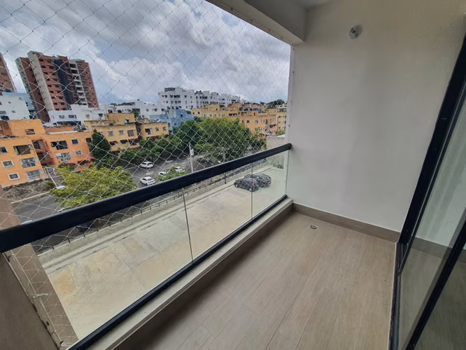 Apartamento en alquiler en Santo Domingo en la Ave. Jacobo Majluta
