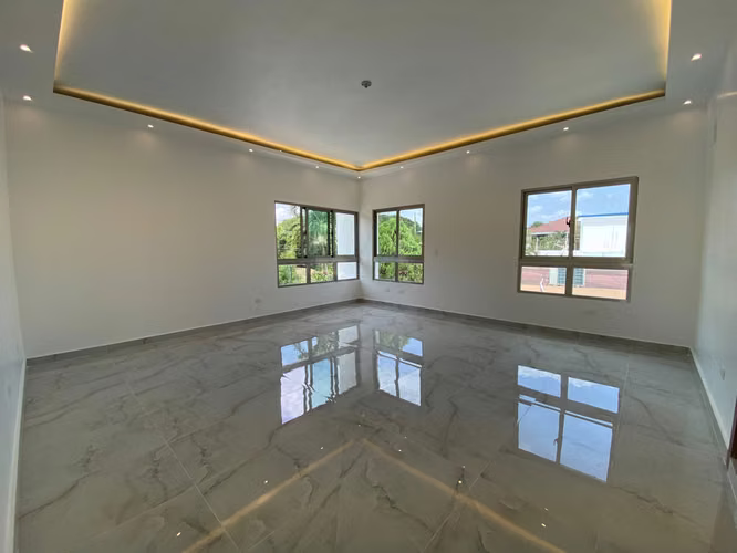 Nueva y Moderna Casa de Lujo con 4 Habitaciones y 2 Cocinas con Línea Blanca de Venta en Villa María - Imagen 7
