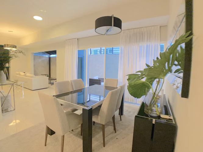 En Naco Apartamento Amueblado en Alquiler De Dos Habitaciones US$1,900. - Imagen 2