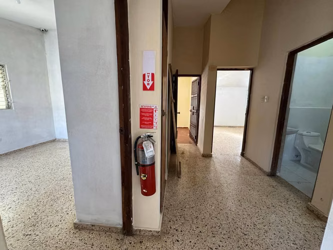 Alquilo casa Comercial en Ensanche Julieta - Imagen 5
