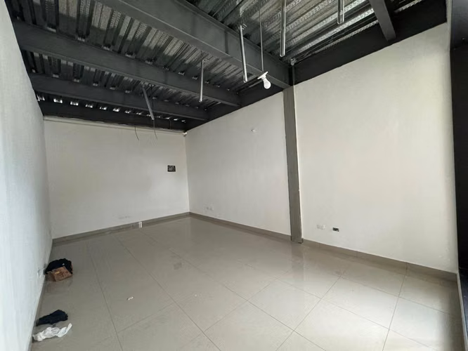 Alquilo local comercial en Alma Rosa I - Imagen 5