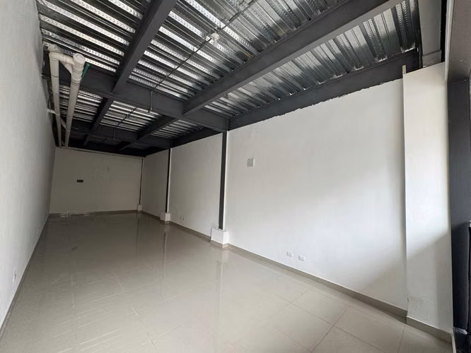 Alquilo local comercial en Alma Rosa I - Imagen 8