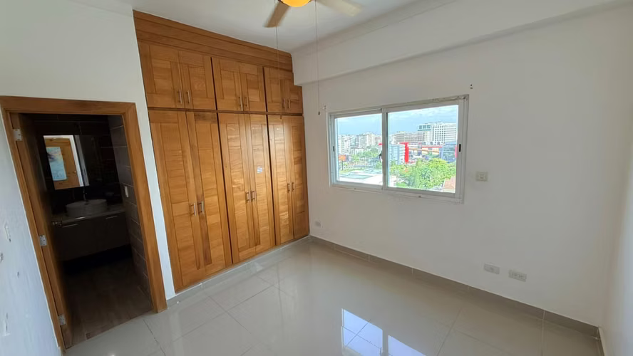 Apartamento en Alquiler con Linea Blanca – La Julia | Piso 15 con Vista al Mar - Imagen 2