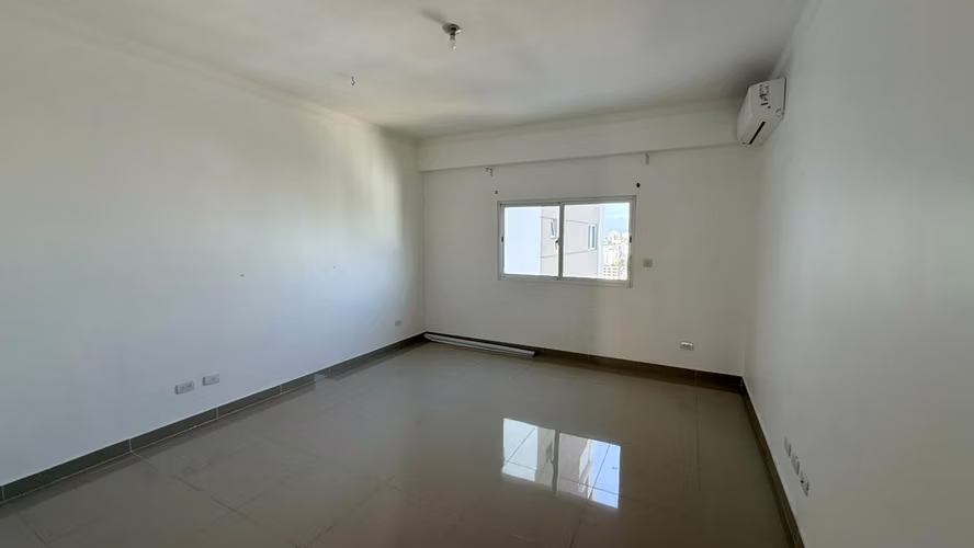 Apartamento en Alquiler con Linea Blanca – La Julia | Piso 15 con Vista al Mar - Imagen 4