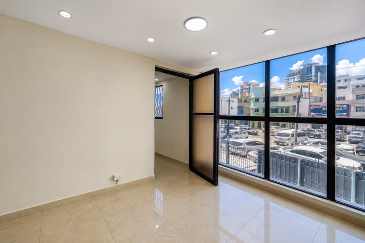 Venta de Edificio en Sector Mata Hambre, Santo Domingo - Imagen 2