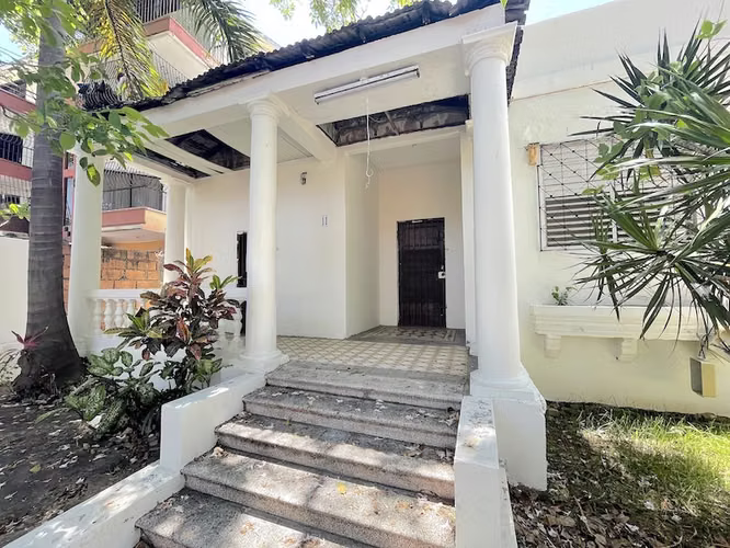 En Gazcue Casa en Venta RD$17,700,000.