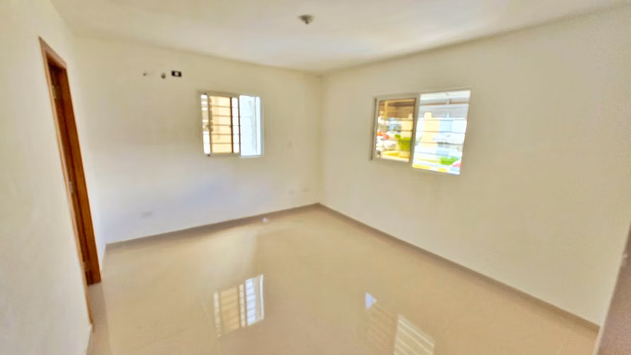 Apartamento 2do nivel en venta, Residencial Altos de la Colombia con 3 parqueos. - Imagen 3