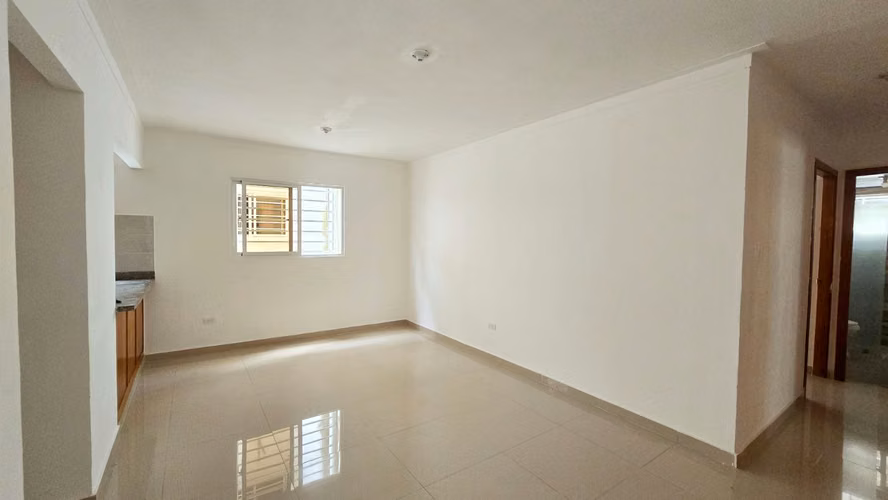 Apartamento 2do nivel en venta, Residencial Altos de la Colombia con 3 parqueos. - Imagen 8