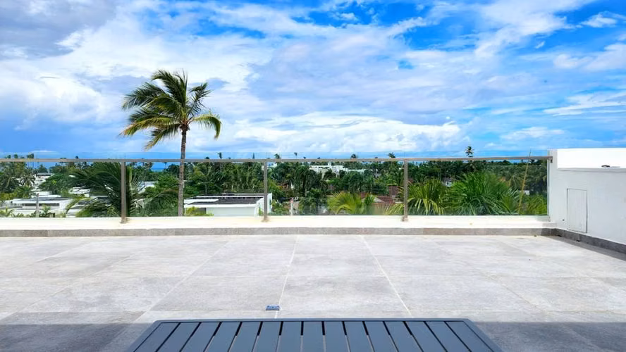 Penthouse Dúplex de Lujo con Vista al Mar