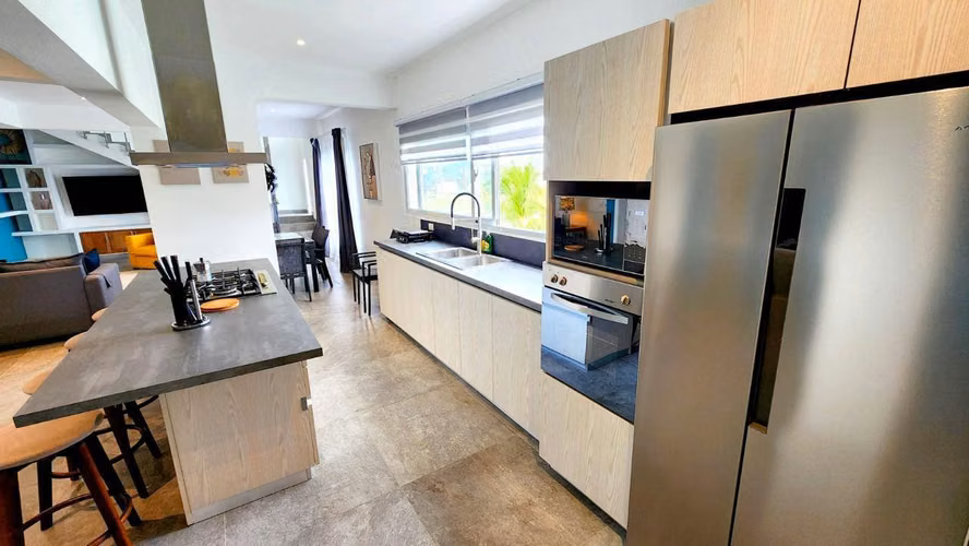 Vive el Lujo Frente al Mar en un Exclusivo Penthouse - Imagen 8
