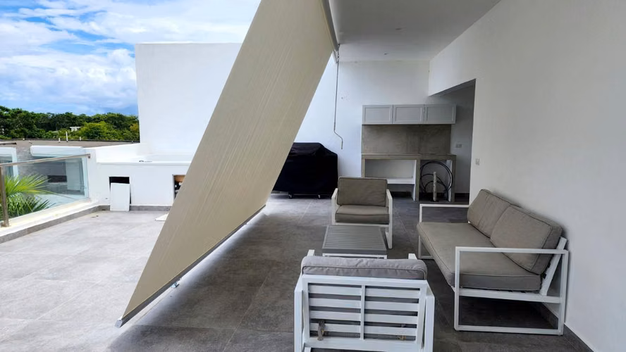 Vive el Lujo Frente al Mar en un Exclusivo Penthouse - Imagen 4