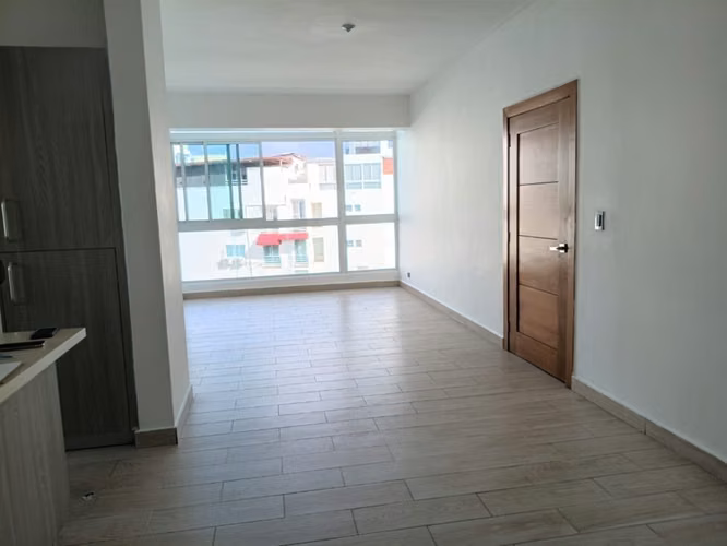 Amplio Apartamento en Alquiler, 3 Habitaciones, Renacimiento - Imagen 2