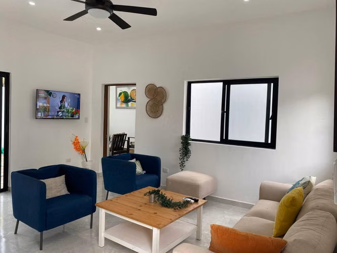 Inversión Perfecta: Villa con Piscina Privada Cerca de la Playa - Imagen 2