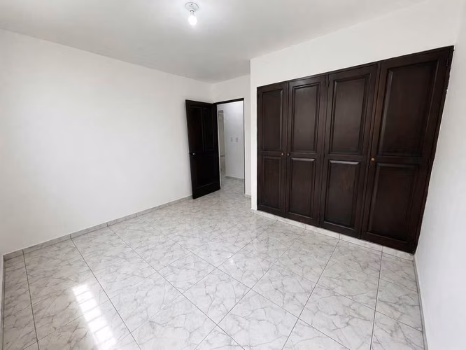 Venta de Apartamento clásico y en excelentes condiciones en El Millón - Imagen 7