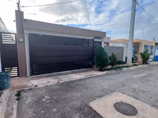 Casa Ubicada en la Quinta Don Félix Gil, La Romana