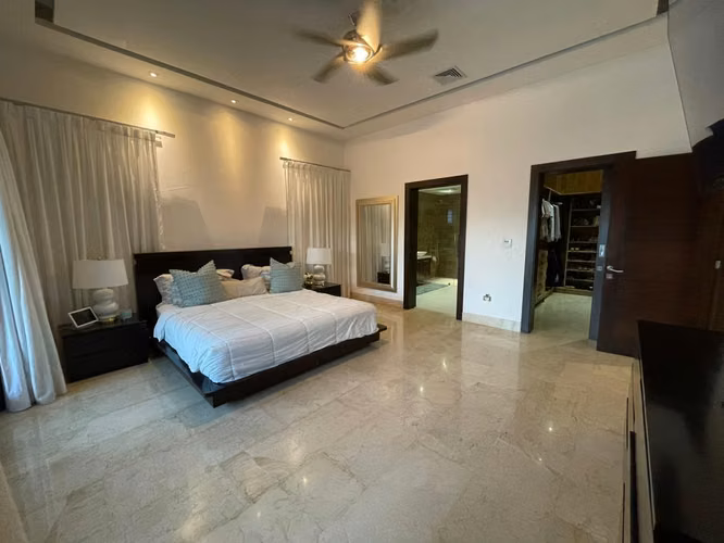VILLA EN RENTA CENTRICA EN ZONA RESIDENCIAL CON SEGURIDAD 24/7 - Imagen 4