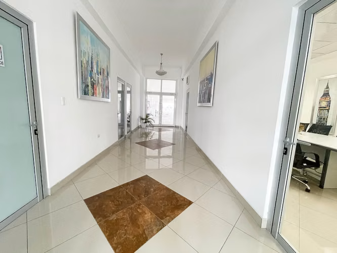Edificio Completo para Venta y Alquiler. 4,000 m2 de construcción. 50 parqueos - Imagen 6