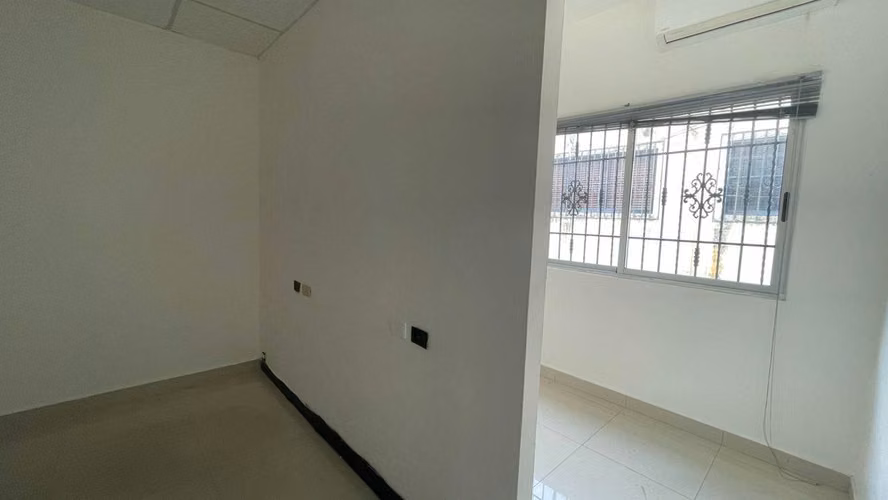 LOCAL COMERCIAL-OFICINA EN ALQUILER EN GAZCUE - Imagen 3