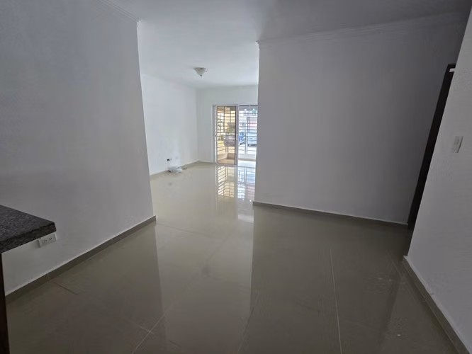 APARTAMENTO EN ALTOS DE ALAMEDA 1er NIVEL CON PATIO PRIVADO