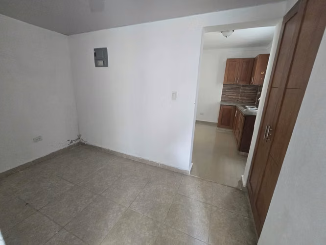 APARTAMENTO EN ALTOS DE ALAMEDA 1er NIVEL CON PATIO PRIVADO - Imagen 3