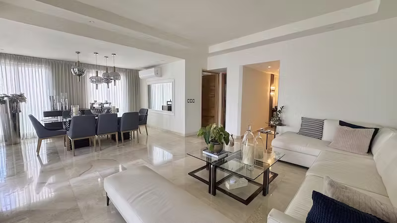 En Piantini Apartamento en Venta de Tres habitaciones US$420,000.