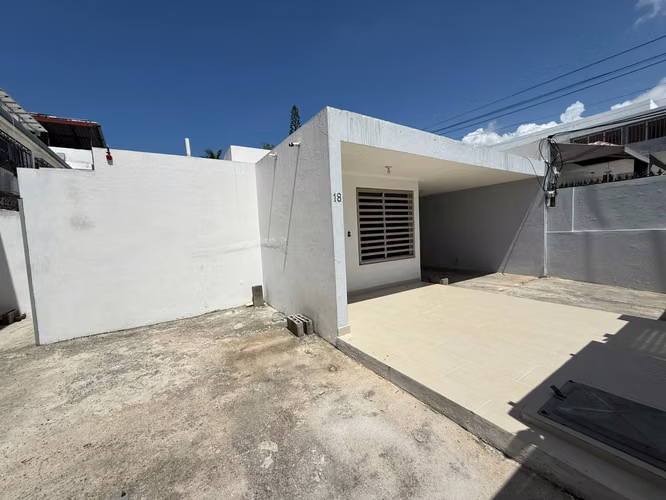 se alquila casa de 3 habitaciones para negocios o vivienda en Mar Azul, Ave. Independencia