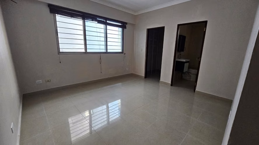 Alquilo de oportunidad Apartamento de 3 habitaciones 3.5 baños - Imagen 10