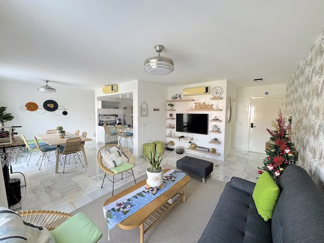 En Playa Nueva Romana Pent House Amueblado en Venta Con Jacuzzy Propio US$1,300.