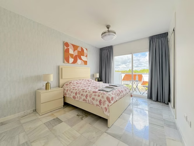 En Playa Nueva Romana Pent House Amueblado en Venta Con Jacuzzy Propio US$1,300. - Imagen 5