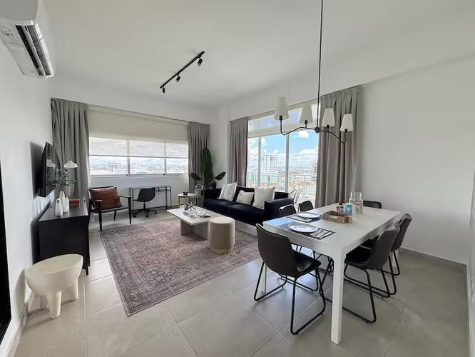 En Naco Apartamento Amueblado en Alquiler de Dos habitaciones US$2,250.