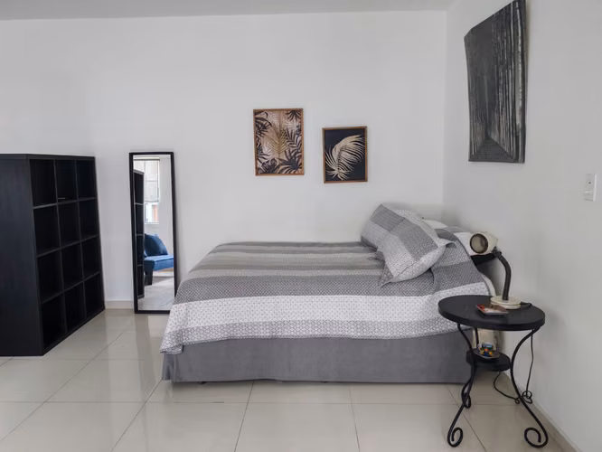 ALQUILO APTO ESTUDIO AMUEBLADO,  57 Mts.2, 6TO PISO, ENSANCHE PIANTINI - Imagen 4