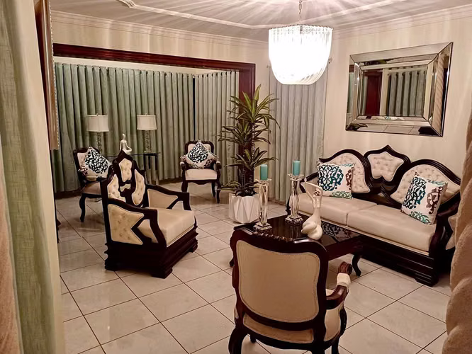 Amplia casa en venta en vista hermosa, santo domingo este - Imagen 2