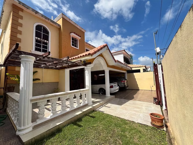 Casa en venta de 3 habitaciones con terraza privada en Mirador del Este - Imagen 5