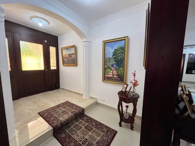 Casa en venta de 3 habitaciones con terraza privada en Mirador del Este