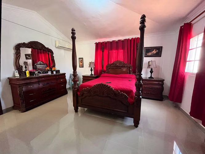 Casa en venta de 3 habitaciones con terraza privada en Mirador del Este - Imagen 4