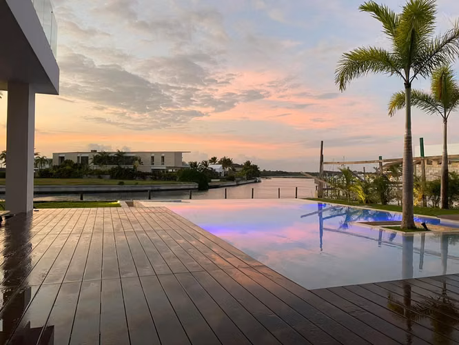 SE VENDE LUJOSA VILLA EN CAP CANA CON MUELLE PRIVADO - Imagen 5